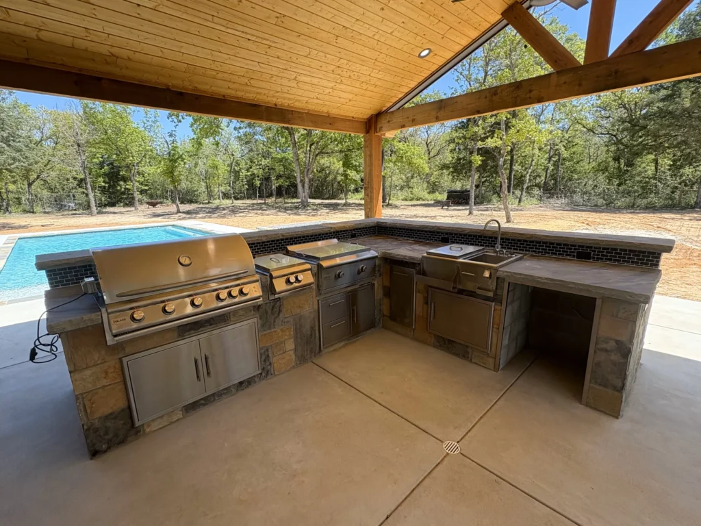 Outdoor kitchen located in Flower Mound, TX.