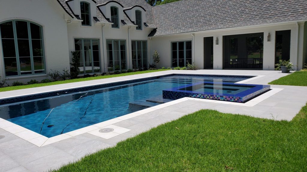 Gunite Pool and Spa located in Southlake, TX.