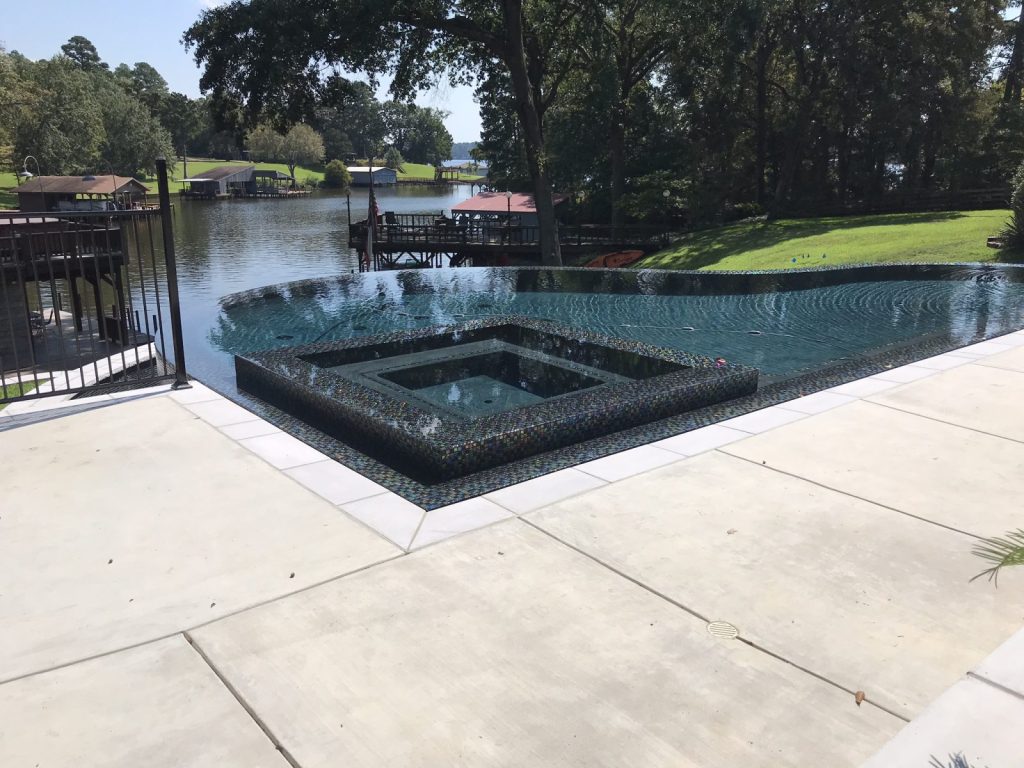 Gunite pool and spa in Southlake, TX